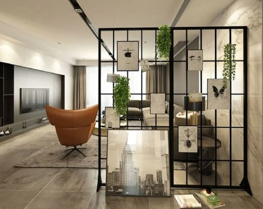 Perpaduan sekat besi dan kayu desain interior rumah