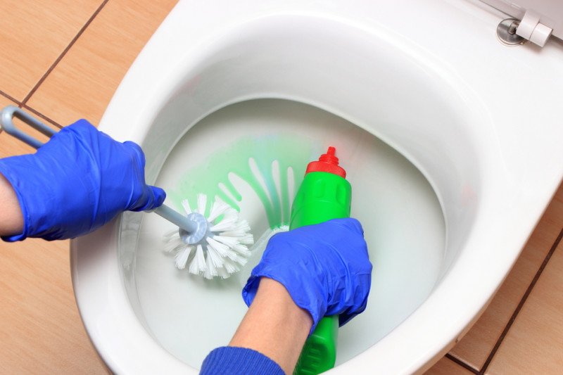 tips membersihkan kamar mandi