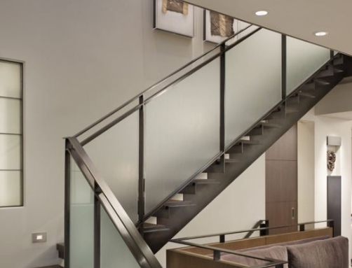 Mewah! 7 Inspirasi Railing Tangga untuk Rumah Minimalis Anda